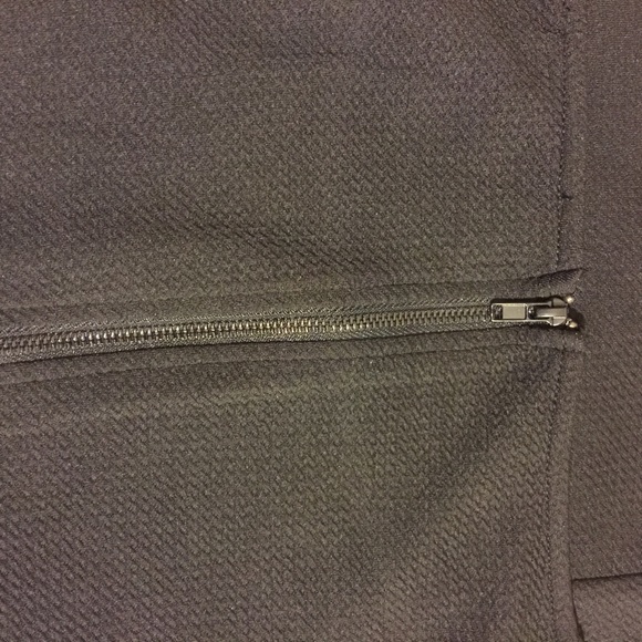 LBD perfect for the office & later for happy hour. - Picture 6 of 7